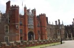Hampton_Court_Palace (1)